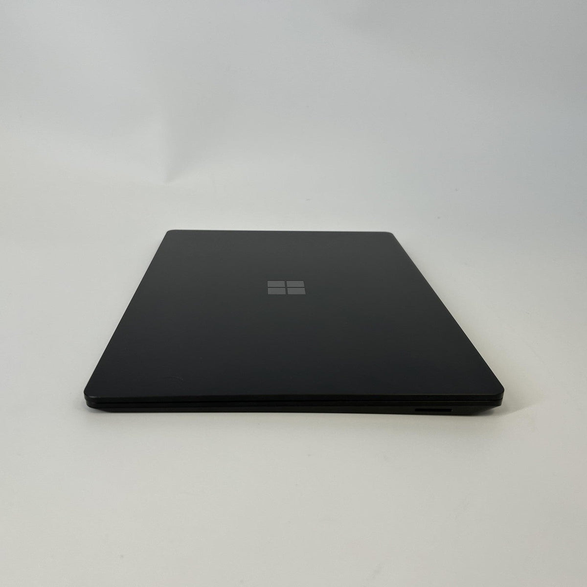 Microsoft Surface Laptop 5 13.5 Black 2.7 GHz Intel Core i7 12th Gen.
