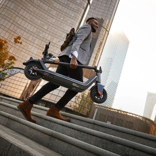 NIU - KQi3 Pro Foldable Electric Kick Scooter w/ 31 mi Max Operating Range & 20 mph Max Speed - Black - K3P31EB1A11