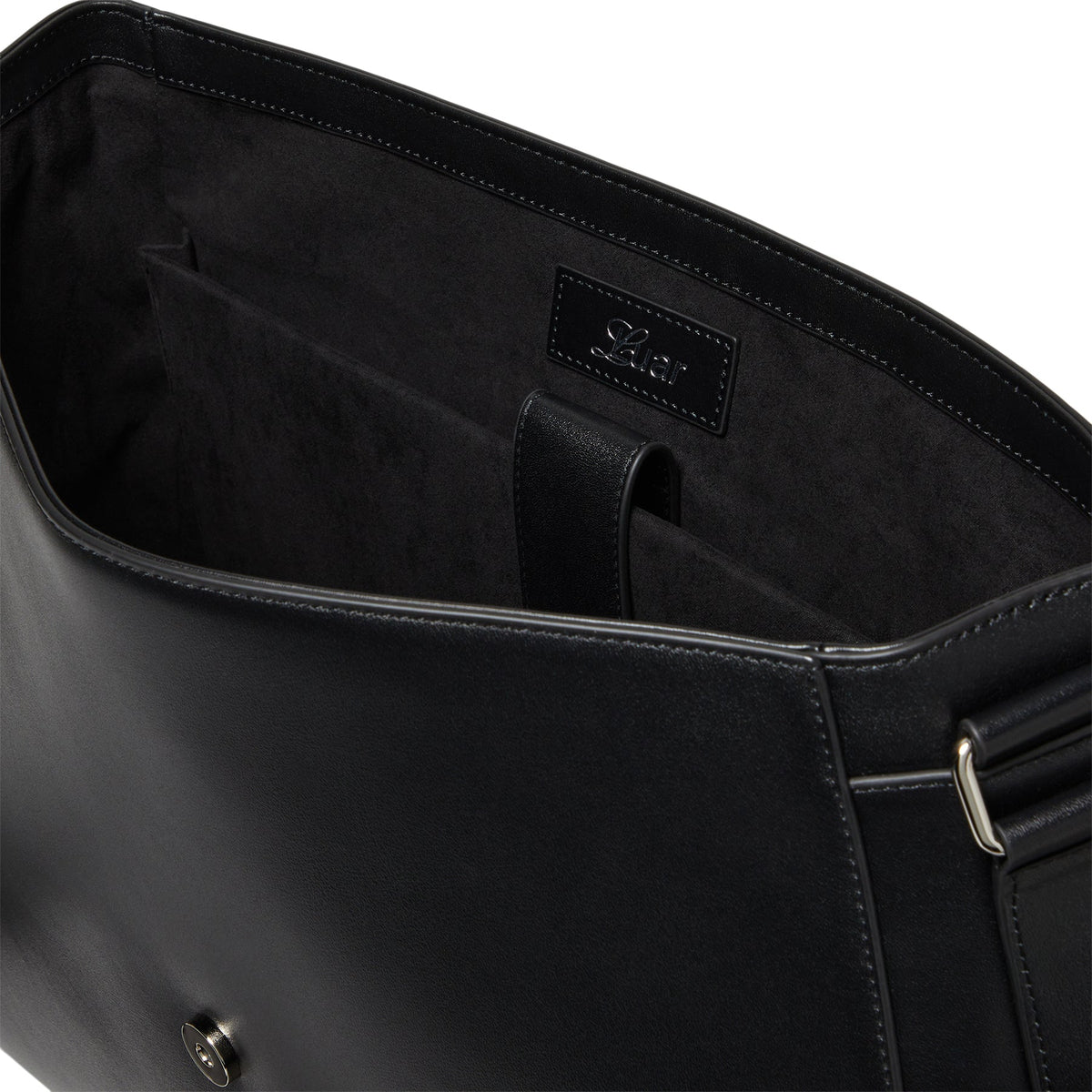 Luar Messenger Bag (Smooth black)