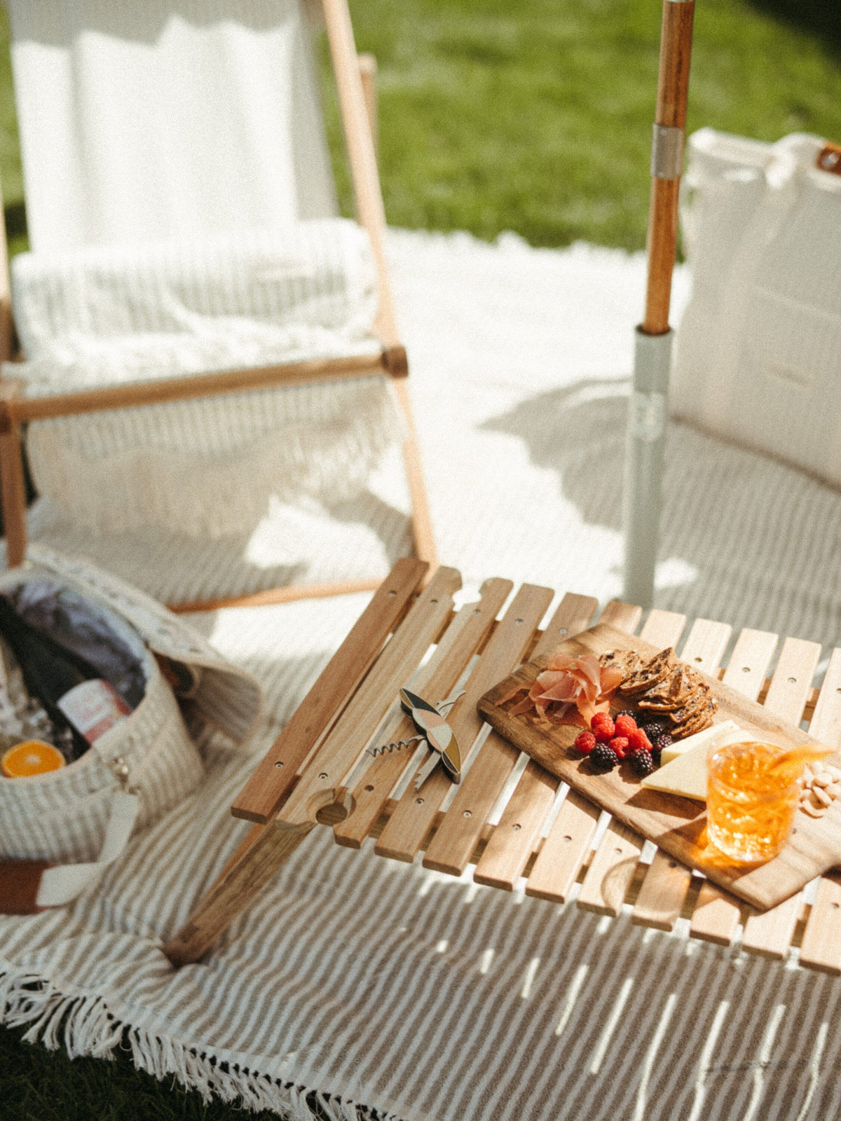 The Folding Picnic Table
