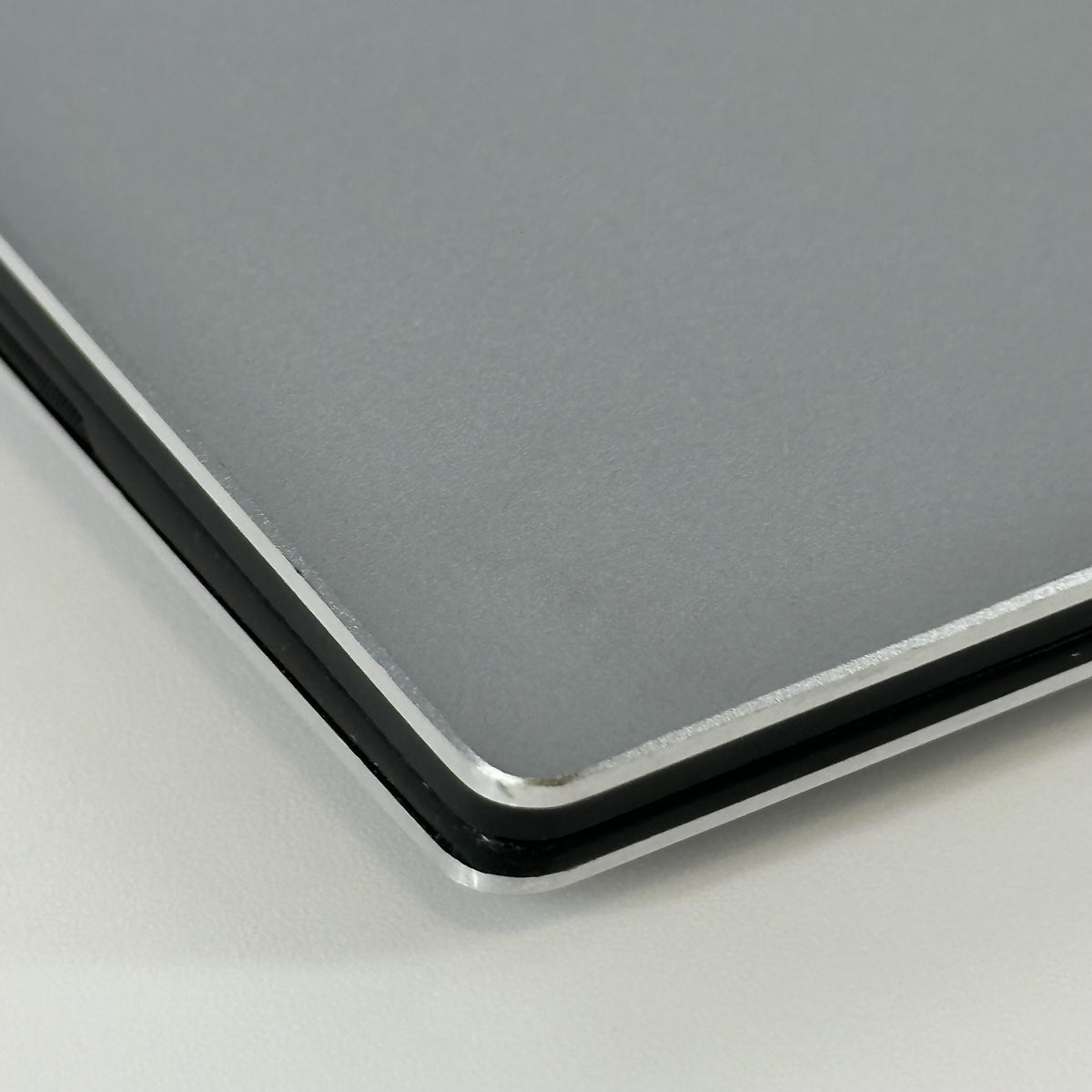 Dell XPS 13 9360 Silver 1.8 GHz Intel Core i7 8th Gen. 16GB RAM 512GB