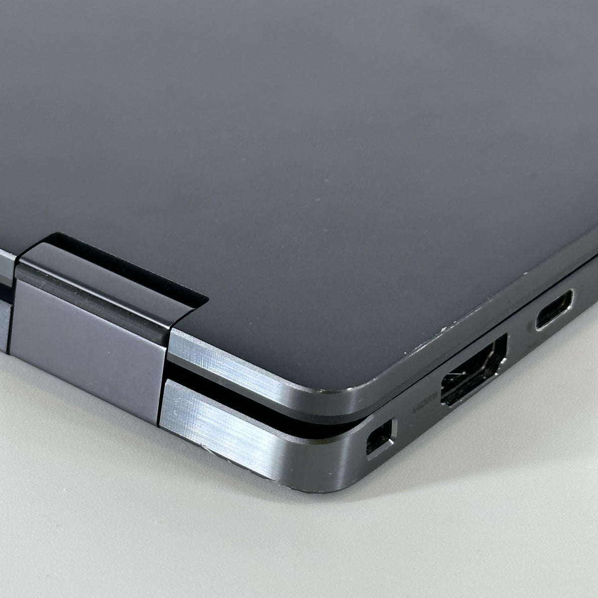 Dell Latitude 9430 14 Gray 1.8 GHz Intel Core i7 12th Gen. 32GB RAM
