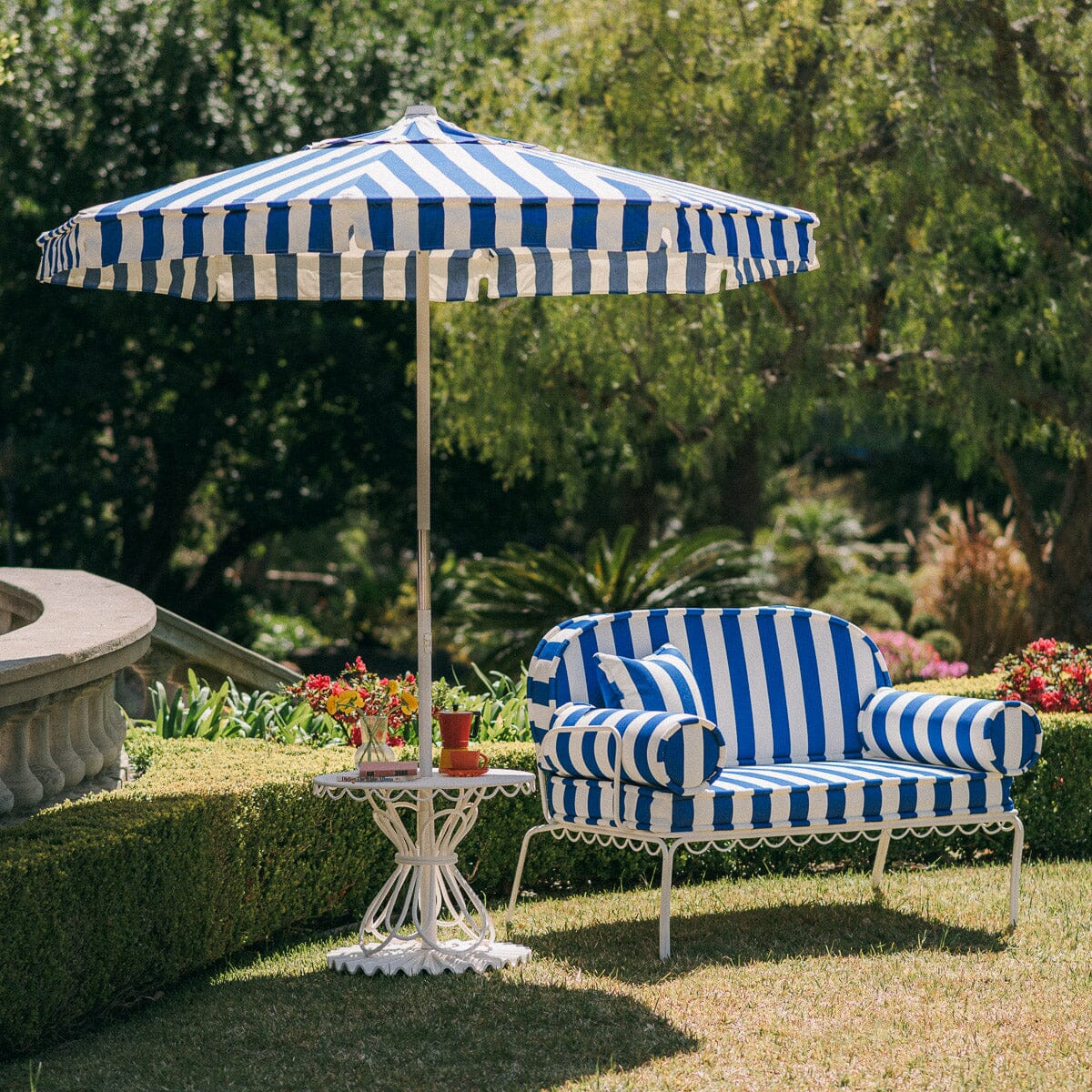 The Al Fresco Love Seat