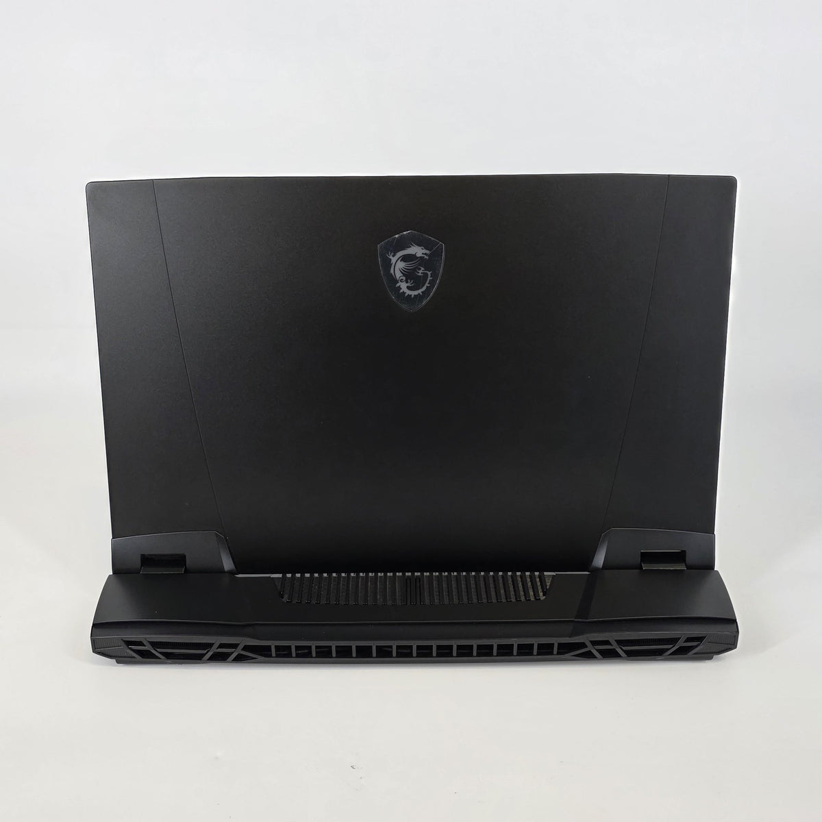 MSI Titan GT77 17.3 Black 2.0 GHz Intel Core i7 12th Gen. 32GB RAM