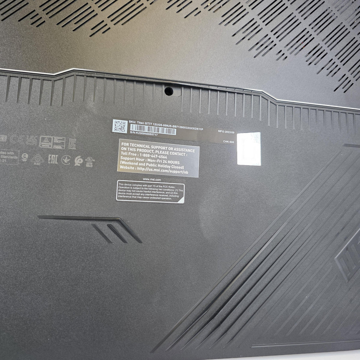 MSI Titan GT77 17.3 Black 2.0 GHz Intel Core i7 12th Gen. 32GB RAM