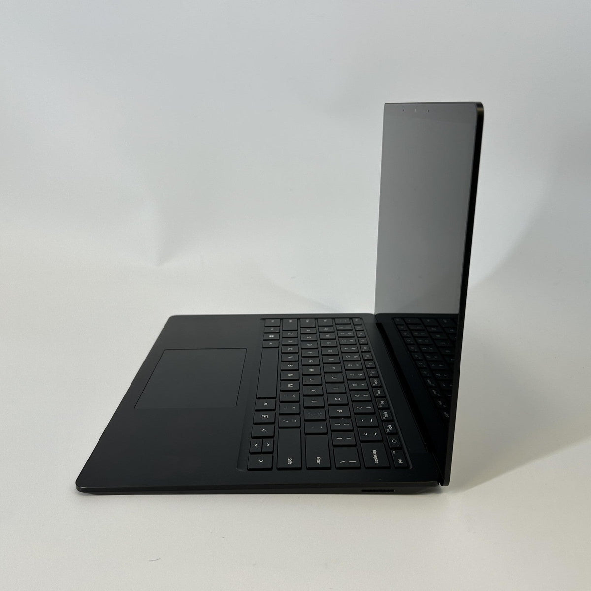 Microsoft Surface Laptop 5 13.5 Black 2.7 GHz Intel Core i7 12th Gen.