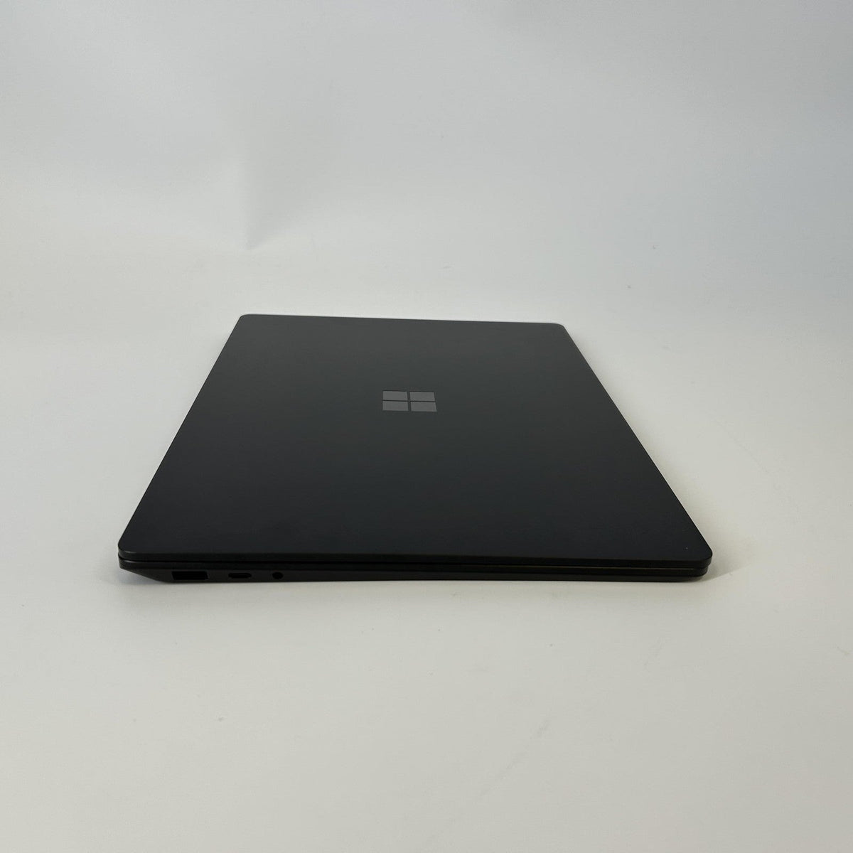 Microsoft Surface Laptop 5 13.5 Black 2.7 GHz Intel Core i7 12th Gen.