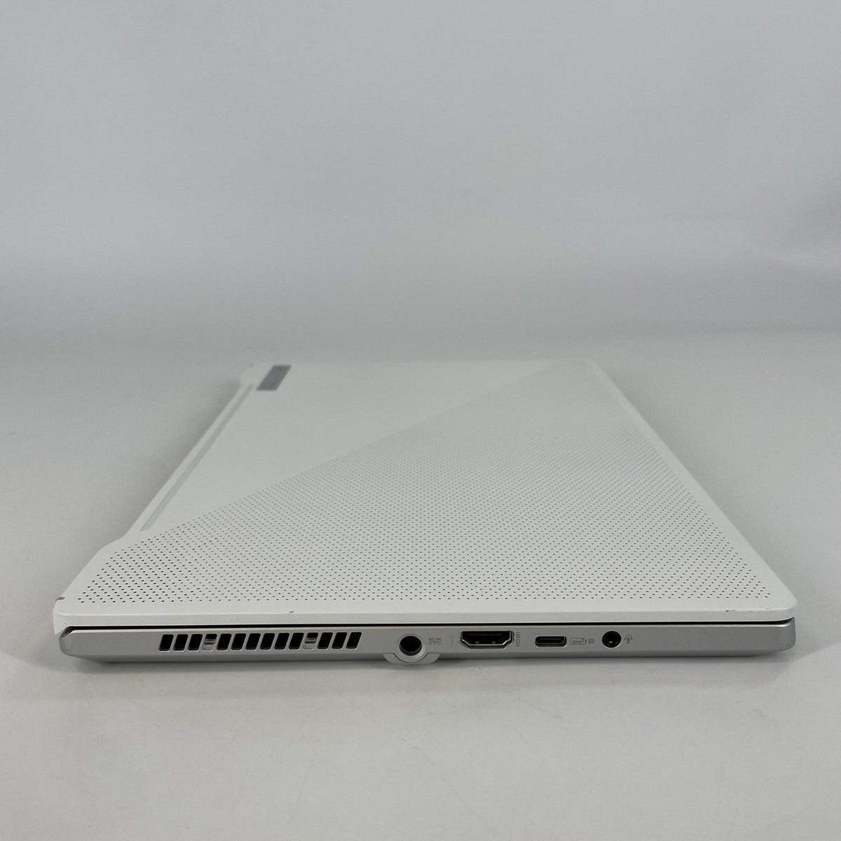Asus ROG Zephyrus G14 GA401 14 White 3.0 GHz AMD Ryzen 9 4900HS 16GB