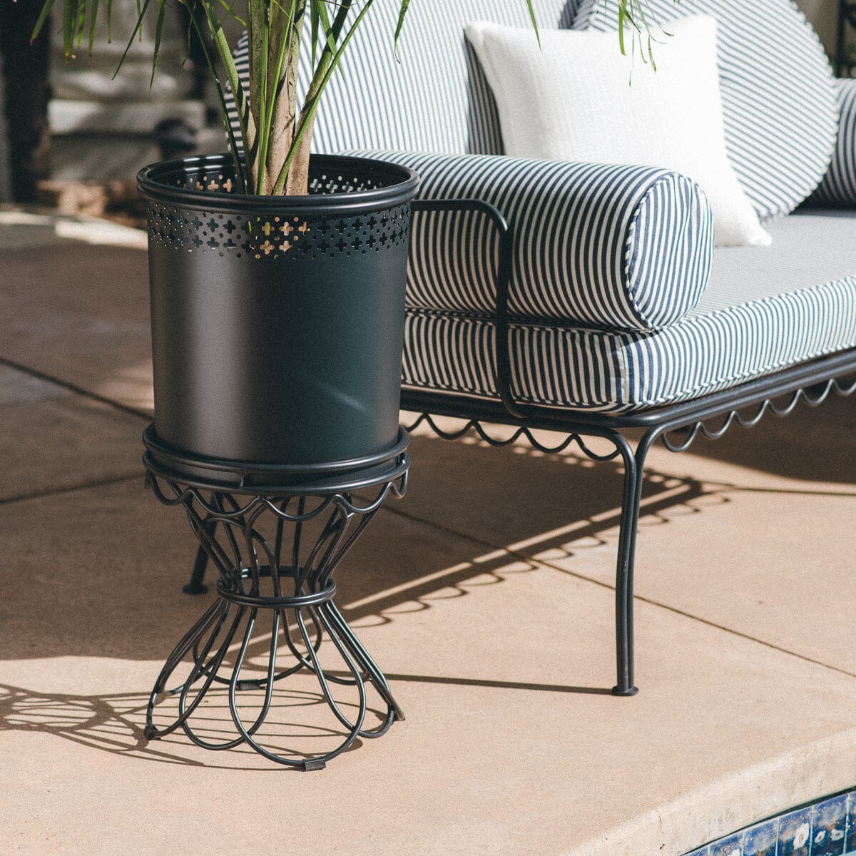 The Al Fresco Small Planter & Stand