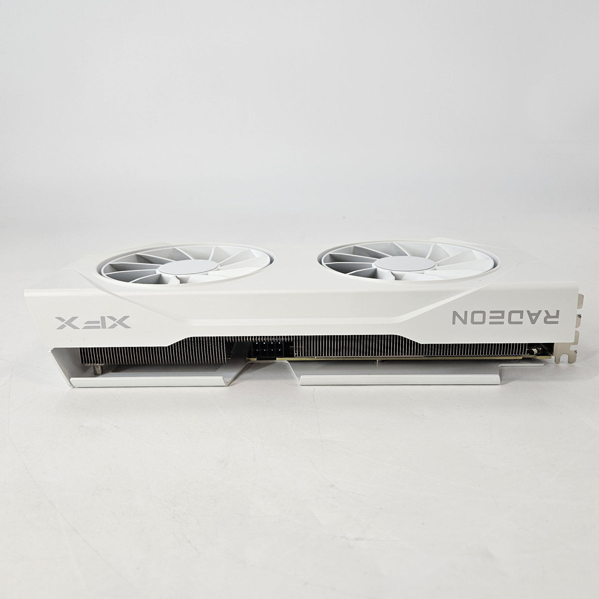 AMD Radeon RX 9060 XT 8GB RAM