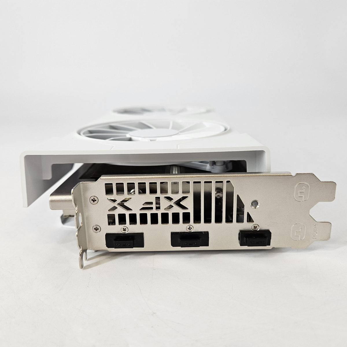 AMD Radeon RX 9060 XT 8GB RAM