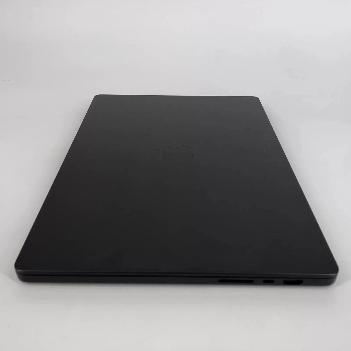 Apple MacBook Pro 16 2026 Space Black M5 Max 18-Core CPU 48GB Unified