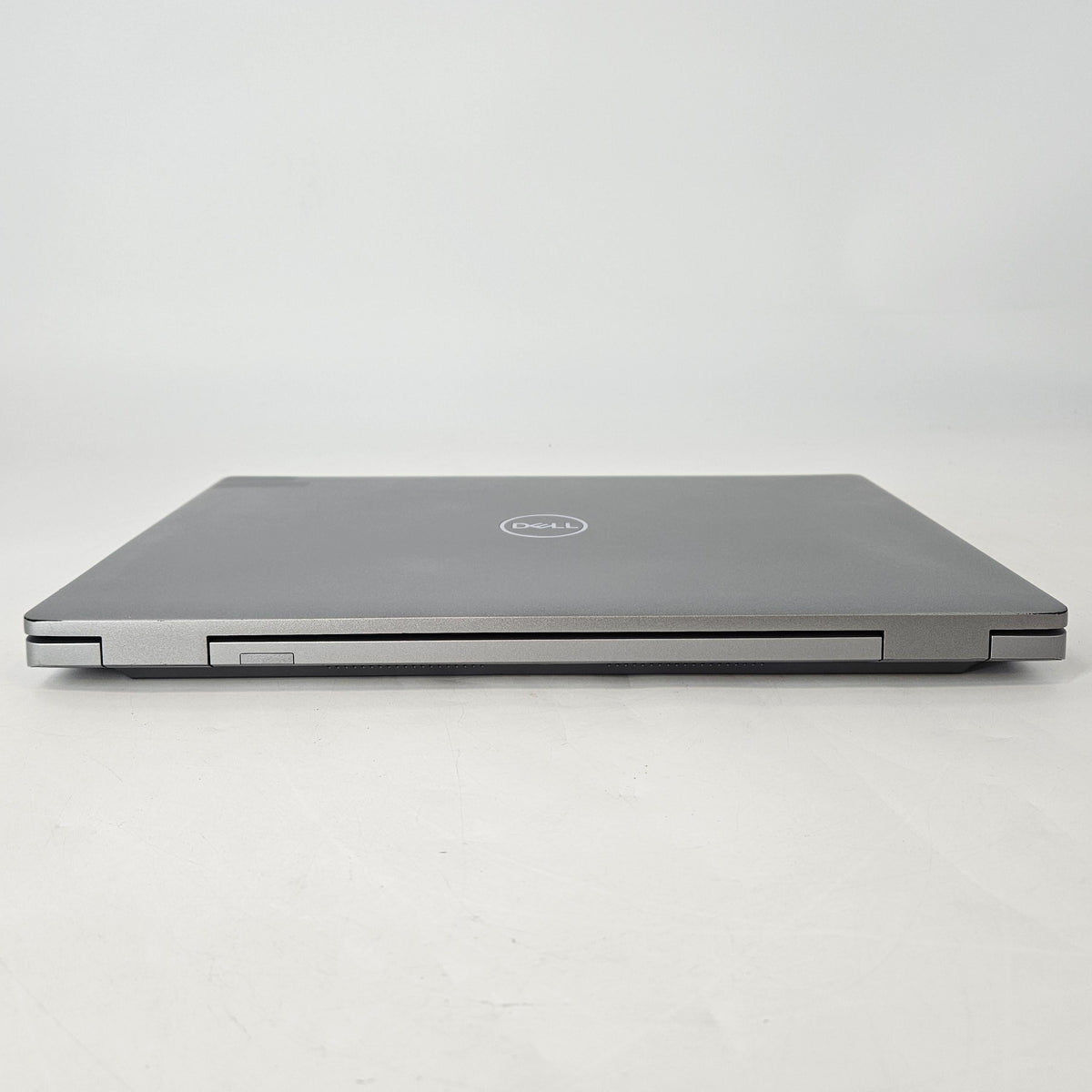 Dell Latitude 5531 15.6 Silver 1.8 GHz Intel Core i7 12th Gen. 16GB