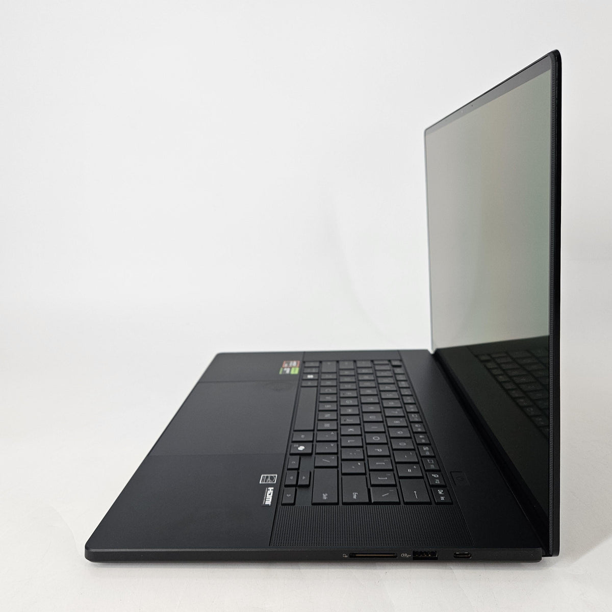 Asus ProArt P16 Black 2.0 GHz AMD Ryzen AI 9 HX 370 32GB RAM 2TB