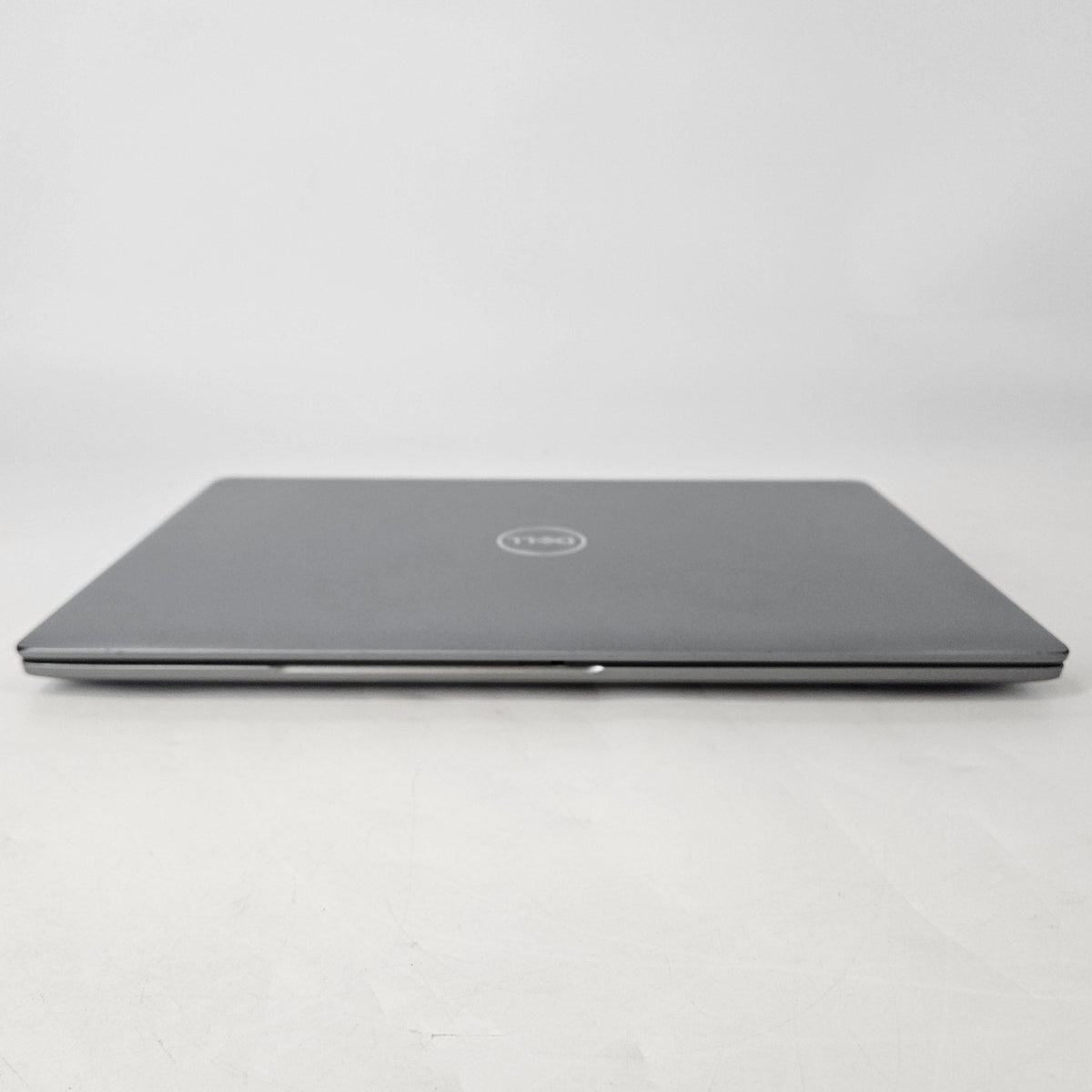 Dell Latitude 5540 15.6 Gray 1.7 GHz Intel Core i7 13th Gen. 32GB RAM
