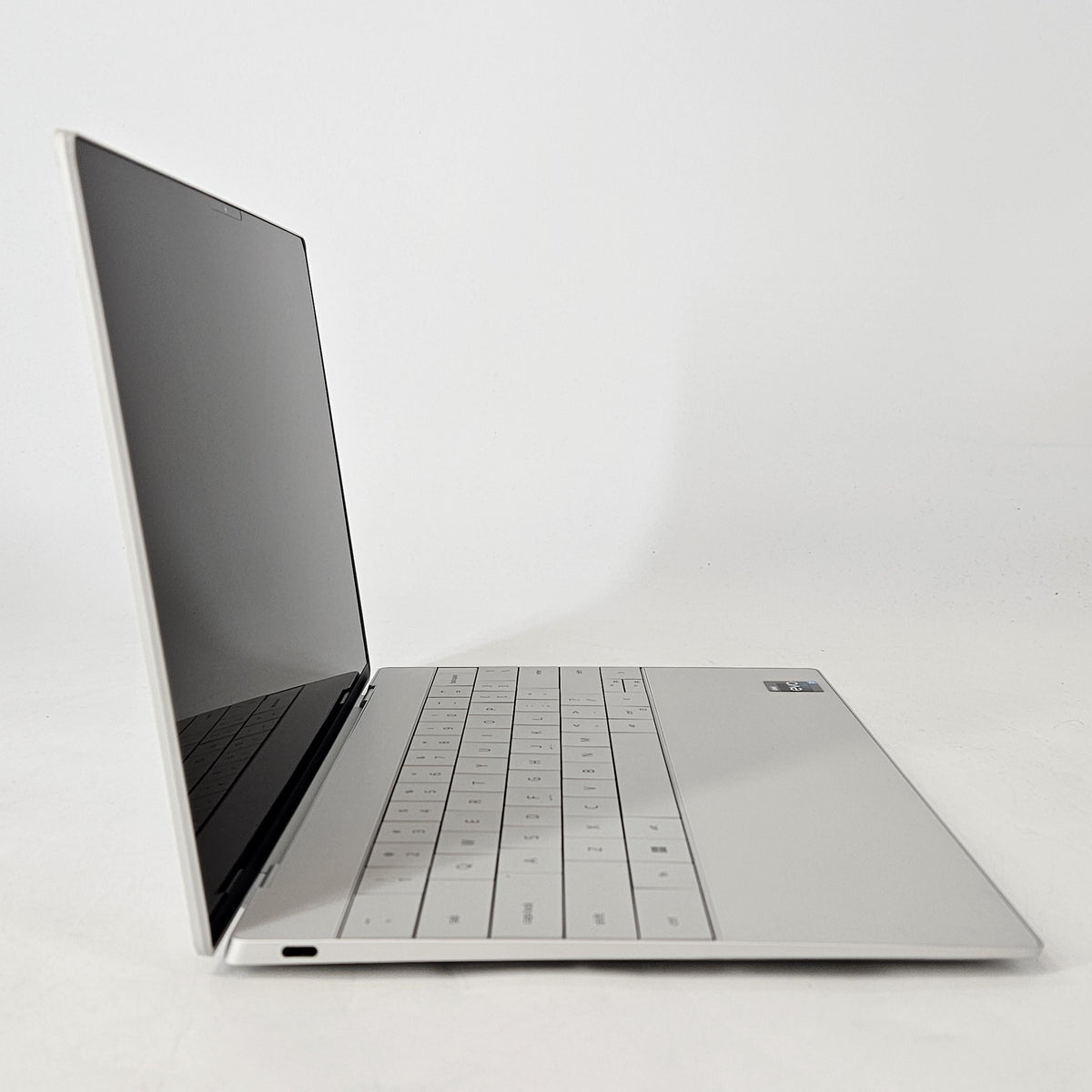 Dell XPS 13 Plus 9320 Silver 1.8 GHz Intel Core i7 12th Gen. 32GB RAM