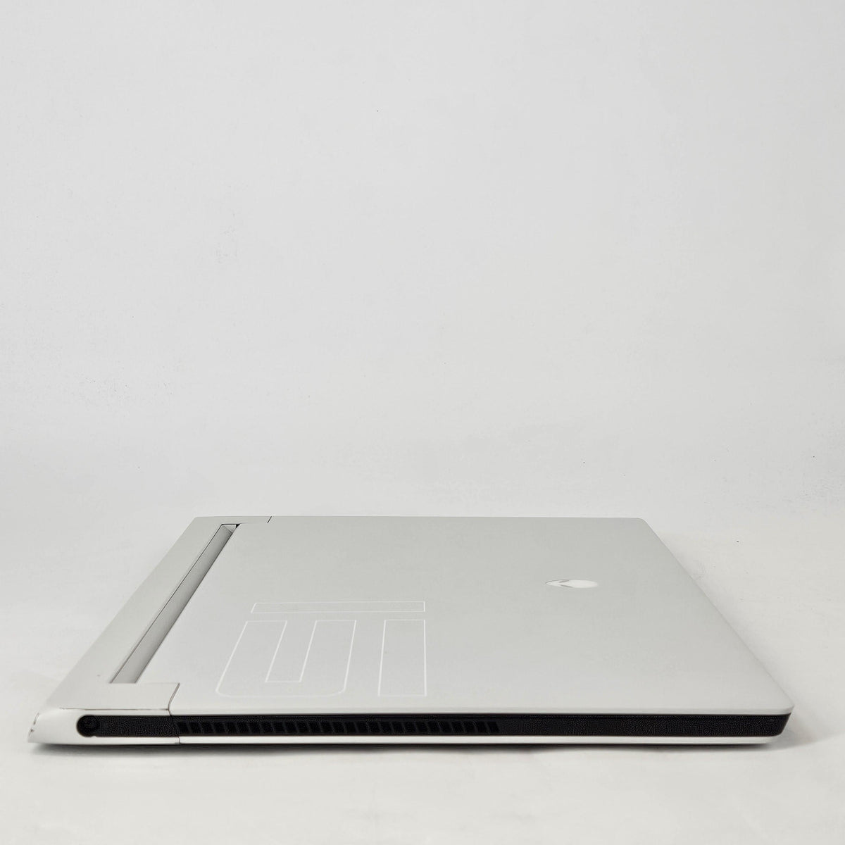Dell Alienware X15 R2 White 2.5 GHz Intel Core i9 12th Gen. 32GB RAM