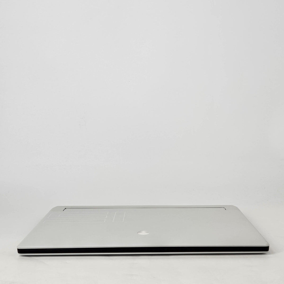 Dell Alienware X15 R2 White 2.5 GHz Intel Core i9 12th Gen. 32GB RAM