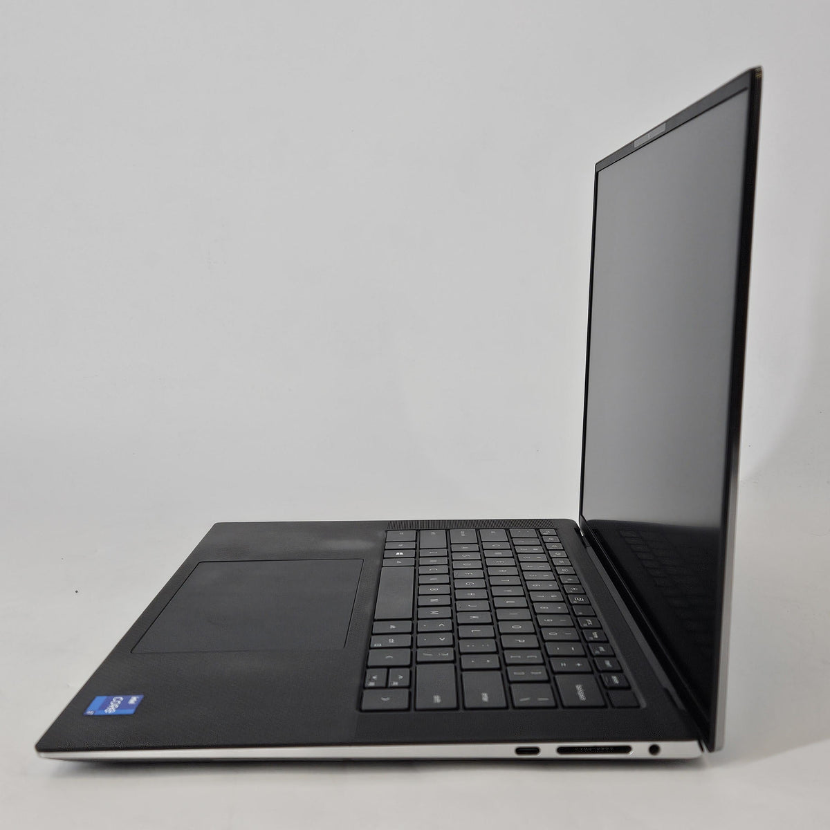 Dell Precision 5560 15.6 Gray 2.3 GHz Intel Core i7 11th Gen. 16GB