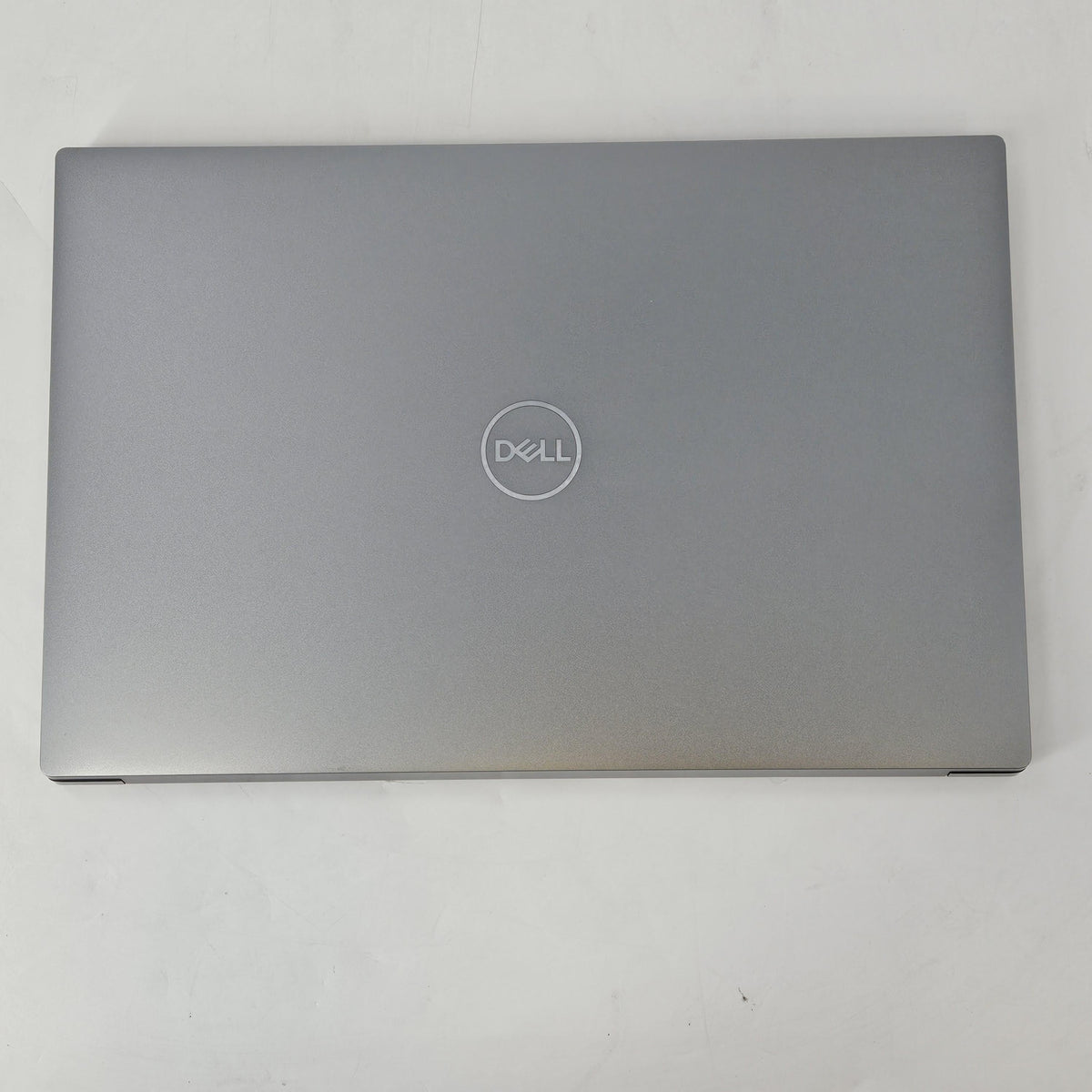 Dell Precision 5560 15.6 Gray 2.3 GHz Intel Core i7 11th Gen. 16GB