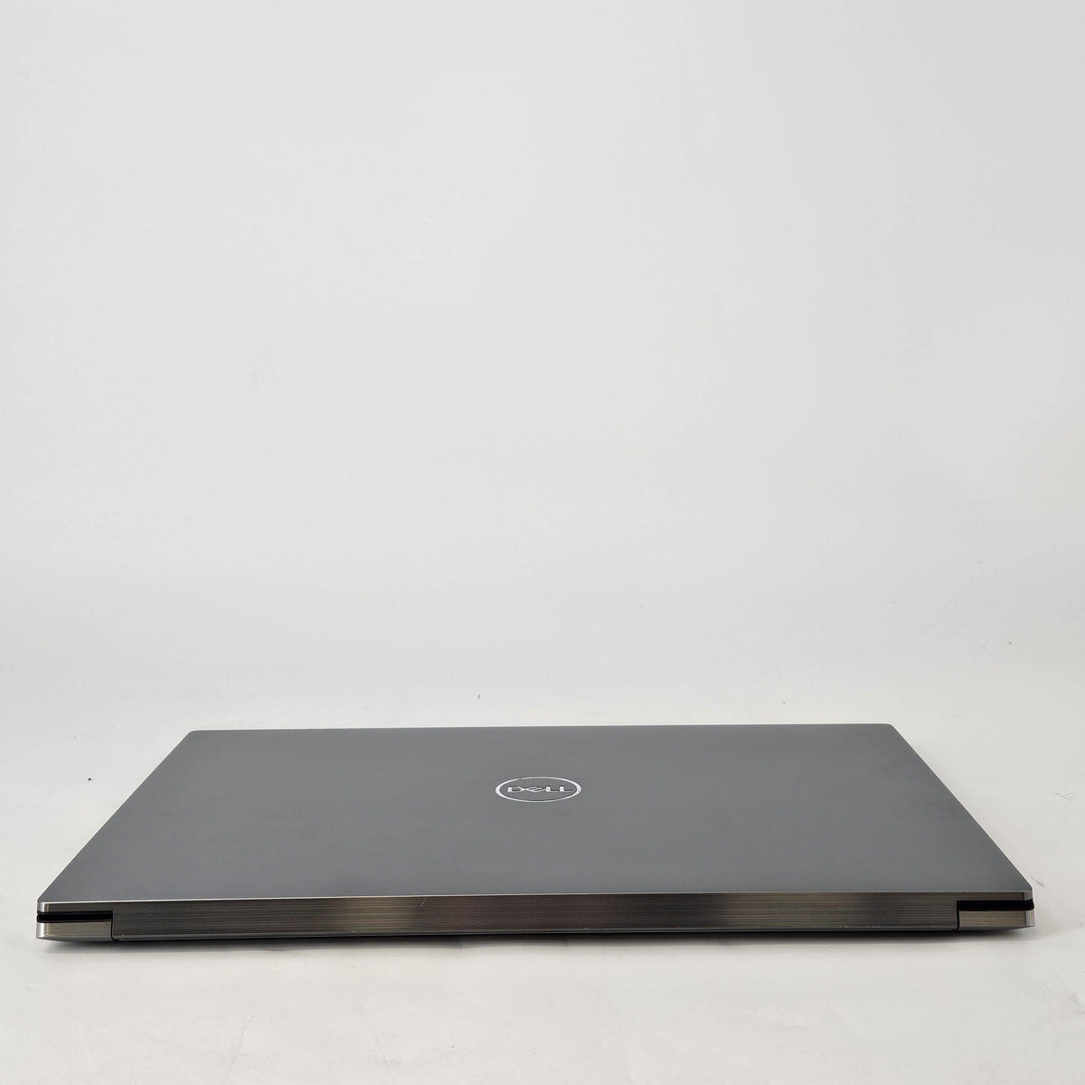 Dell Precision 5560 15.6 Gray 2.3 GHz Intel Core i7 11th Gen. 16GB