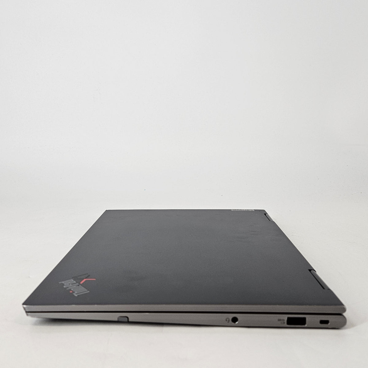 Lenovo ThinkPad X1 Yoga Gen 6 14 Gray 2.4 GHz Intel Core i5 11th Gen.