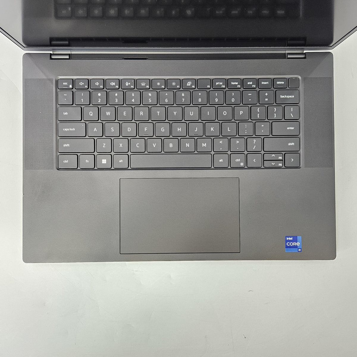 Dell Precision 5680 16 Gray 2.6 GHz Intel Core i9 13th Gen. 64GB RAM