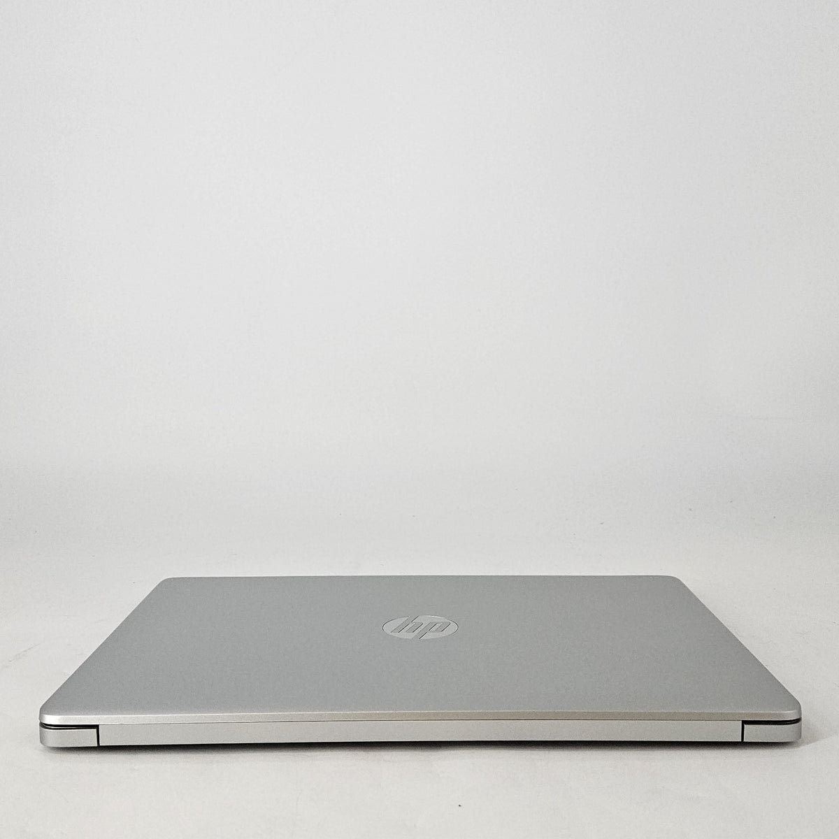 HP Notebook 15 Silver 2.8 GHz Intel Core i7 11th Gen. 16GB RAM 512GB