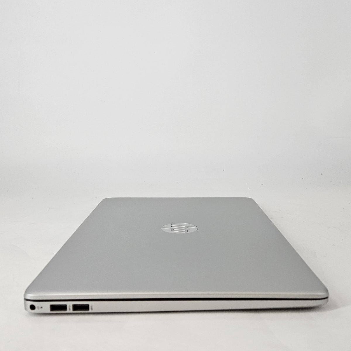 HP Notebook 15 Silver 2.8 GHz Intel Core i7 11th Gen. 16GB RAM 512GB