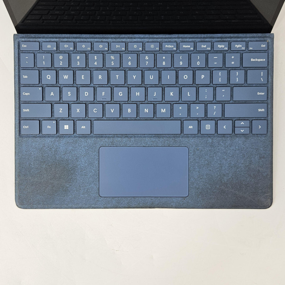 Microsoft Surface Pro 9 13 Platinum WiFi 2.6 GHz Intel Core i7 12th
