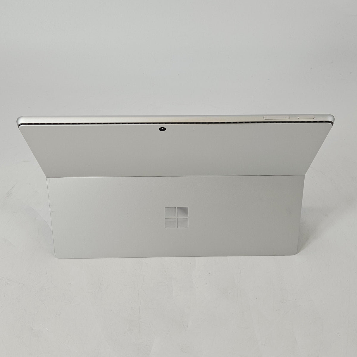 Microsoft Surface Pro 9 13 Platinum WiFi 2.6 GHz Intel Core i7 12th