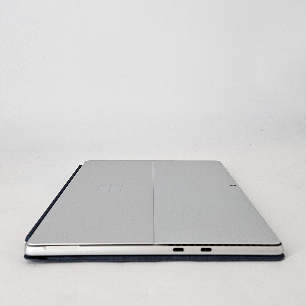 Microsoft Surface Pro 9 13 Platinum WiFi 2.6 GHz Intel Core i7 12th