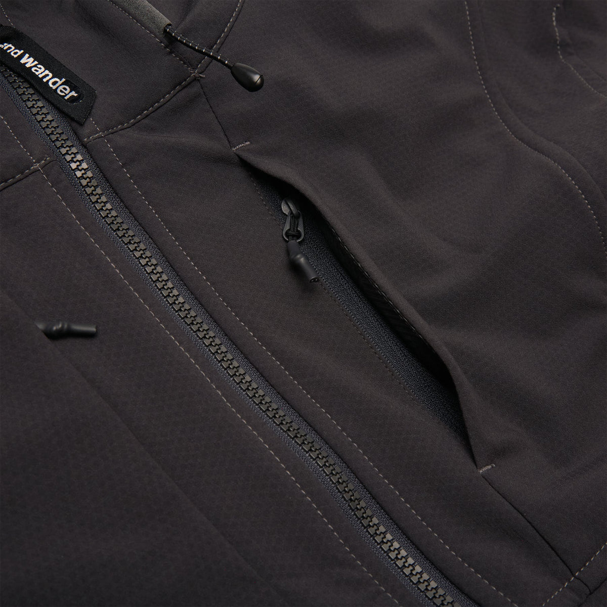 and wander 6 light stretch shell jacket (Charcoal)
