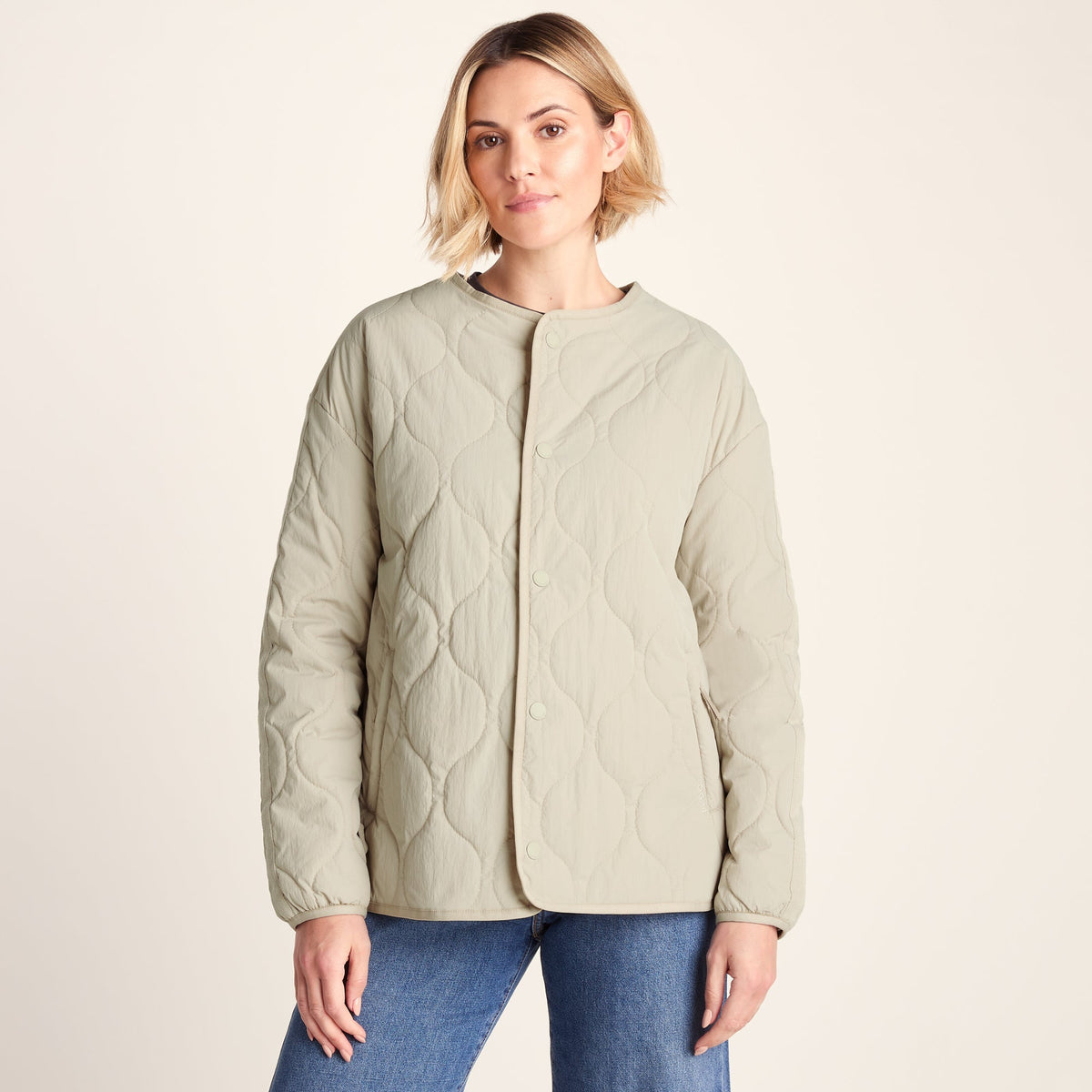 Cleadon Womens Relaxed Fit Shower Resistant Lightweight Insulated Jacket - Cool Beige