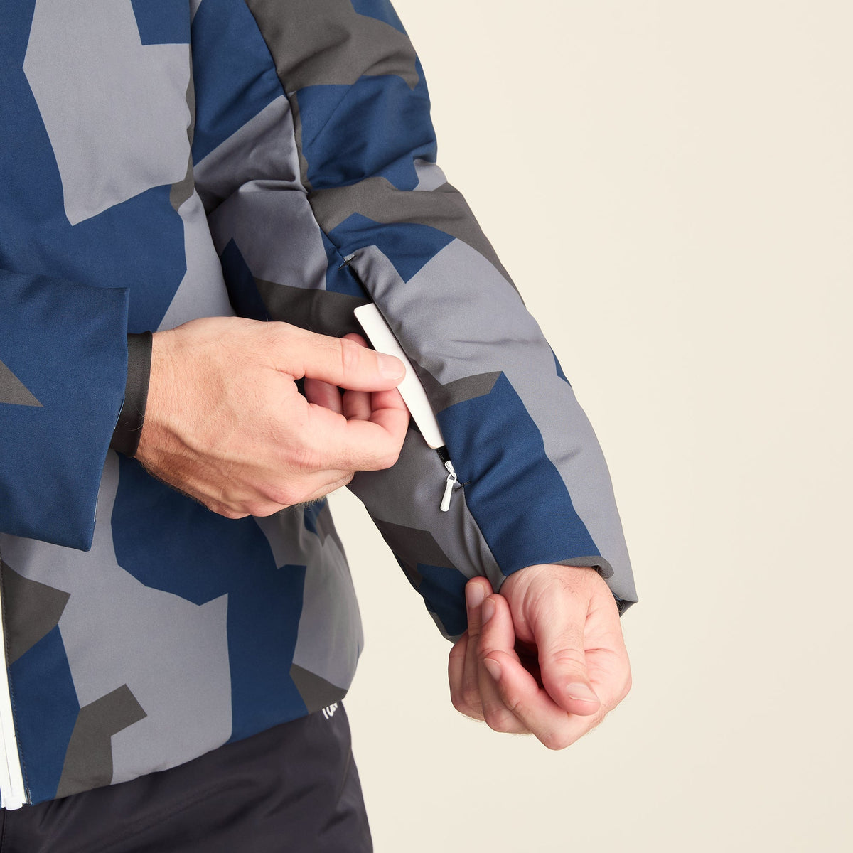 Davos Mens Shower Resistant Insulated Ski Jacket - Blue Geo Camo Print