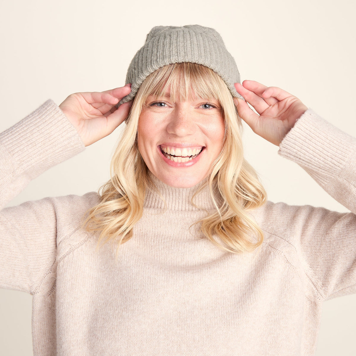 Janice Supersoft Cable Knit Beanie - Simply Taupe