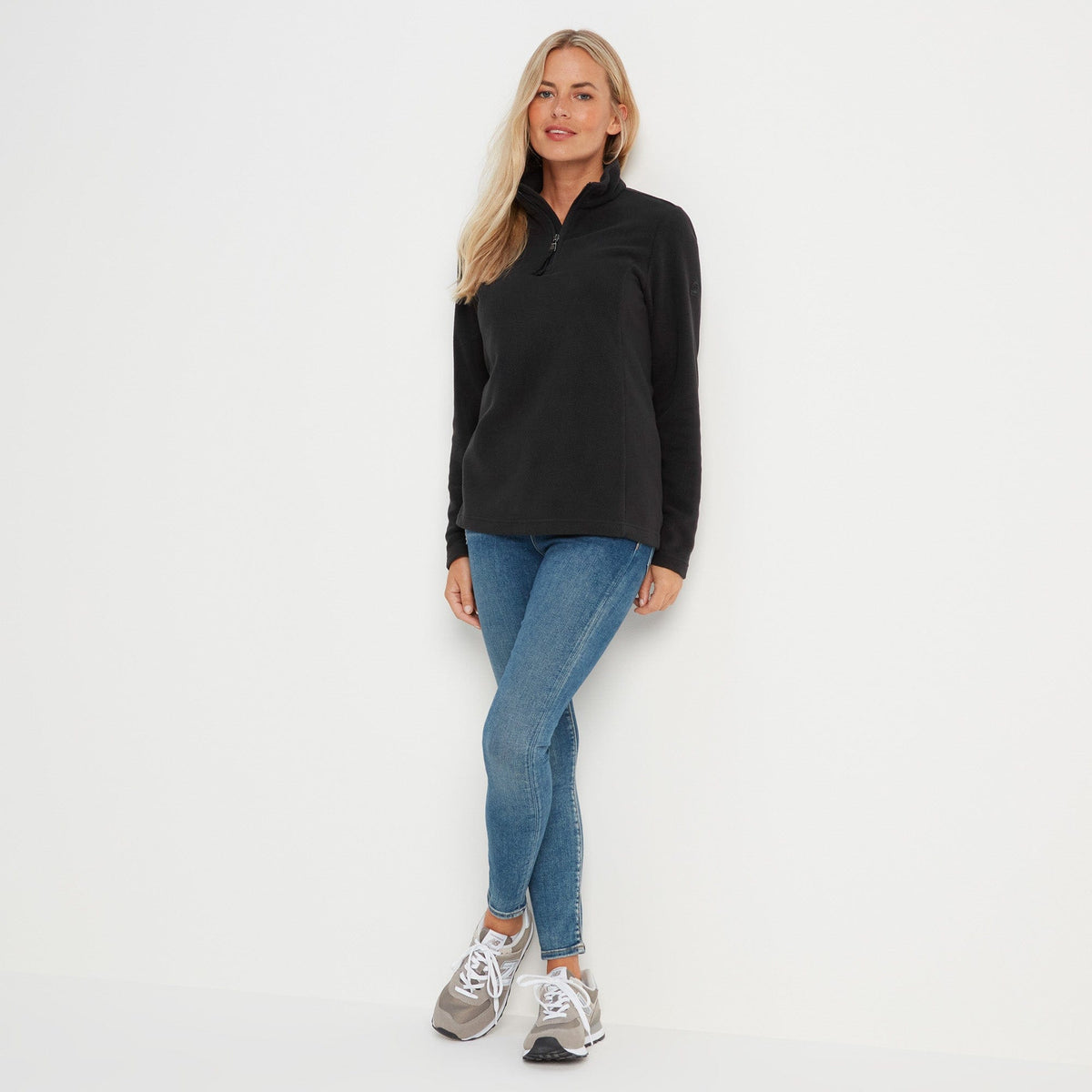 Revive Womens Quarter Zip Fleece - Black