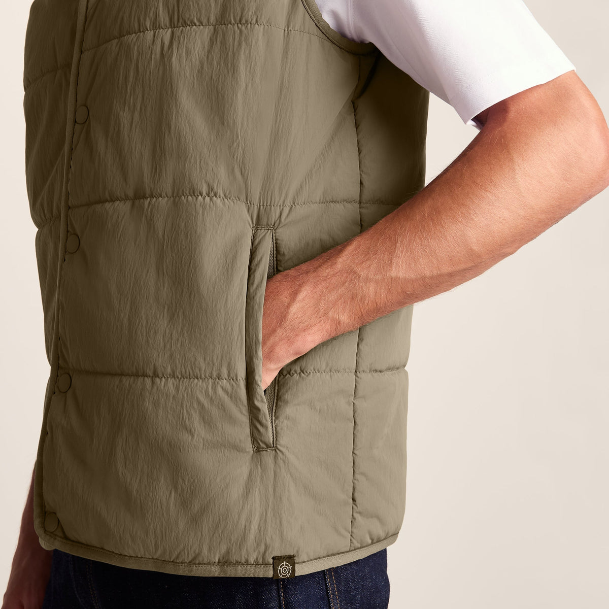 Sutterby Mens Shower Resistant Insulated Gilet - Mushroom