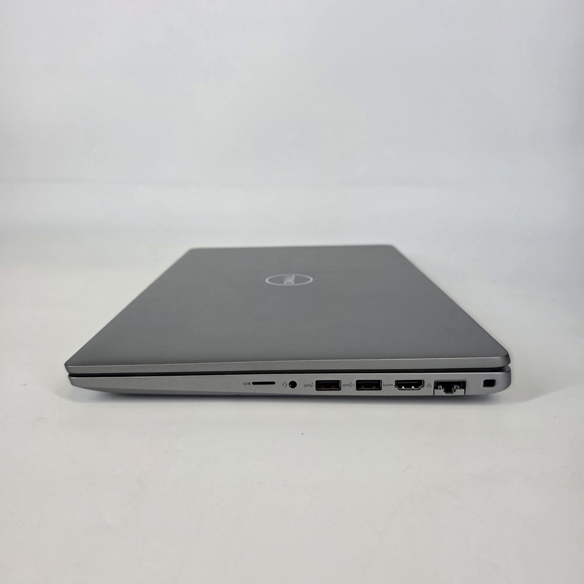 Dell Latitude 5540 15.6 Silver 1.9 GHz Intel Core i7 13th Gen. 32GB