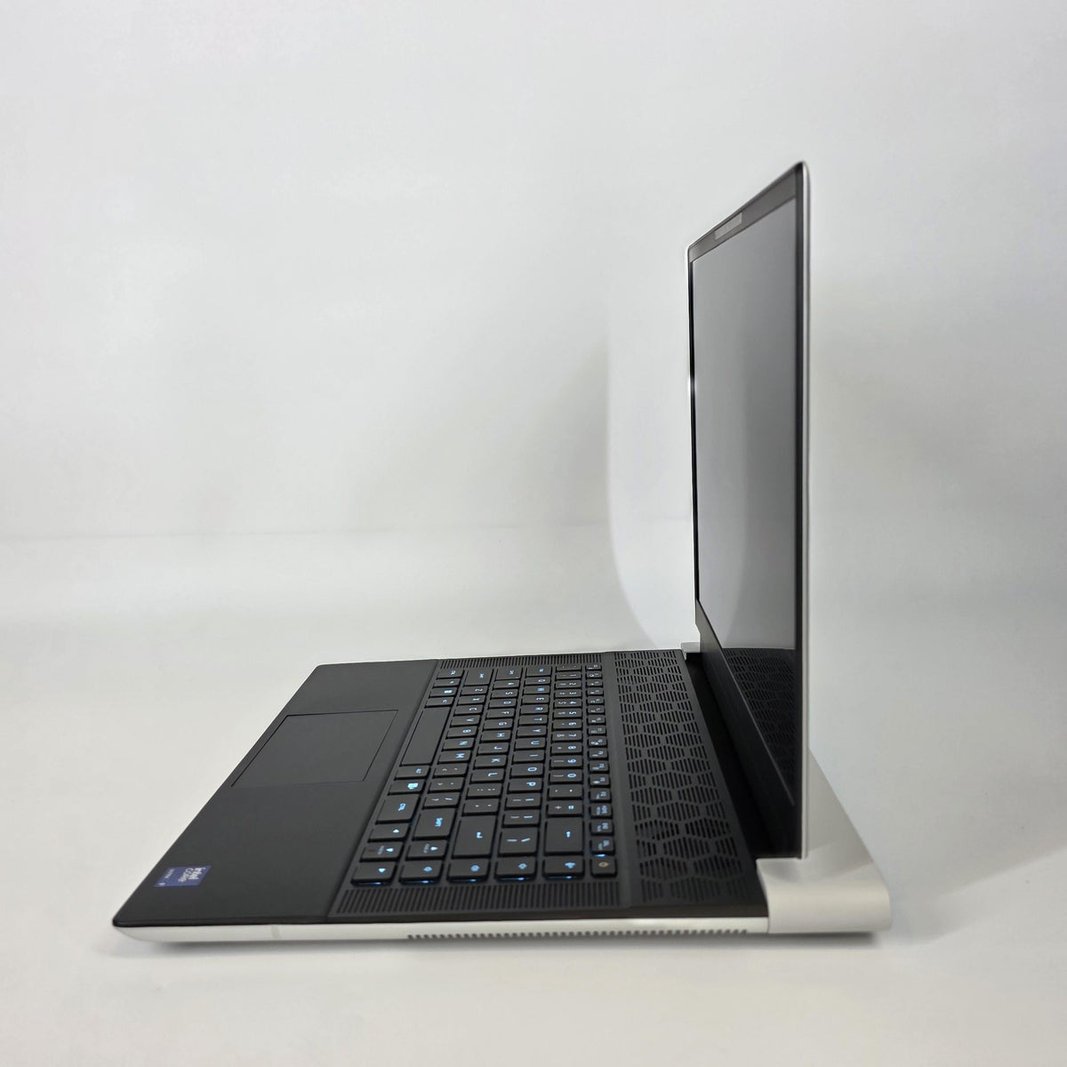 Dell Alienware X16 R2 Silver 2.3 GHz Intel Core Ultra 9 32GB RAM 1TB