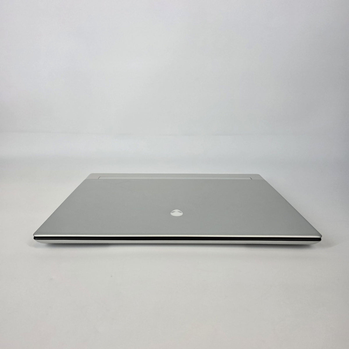 Dell Alienware X16 R2 Silver 2.3 GHz Intel Core Ultra 9 32GB RAM 1TB