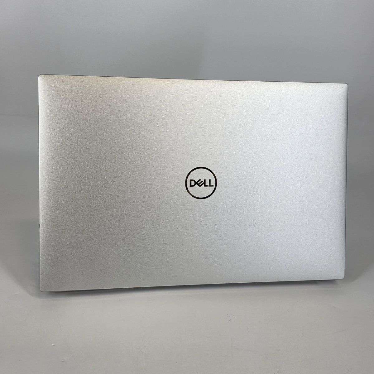 Dell XPS 15 9510 Silver 2.3 GHz Intel Core i7 11th Gen. 16GB RAM