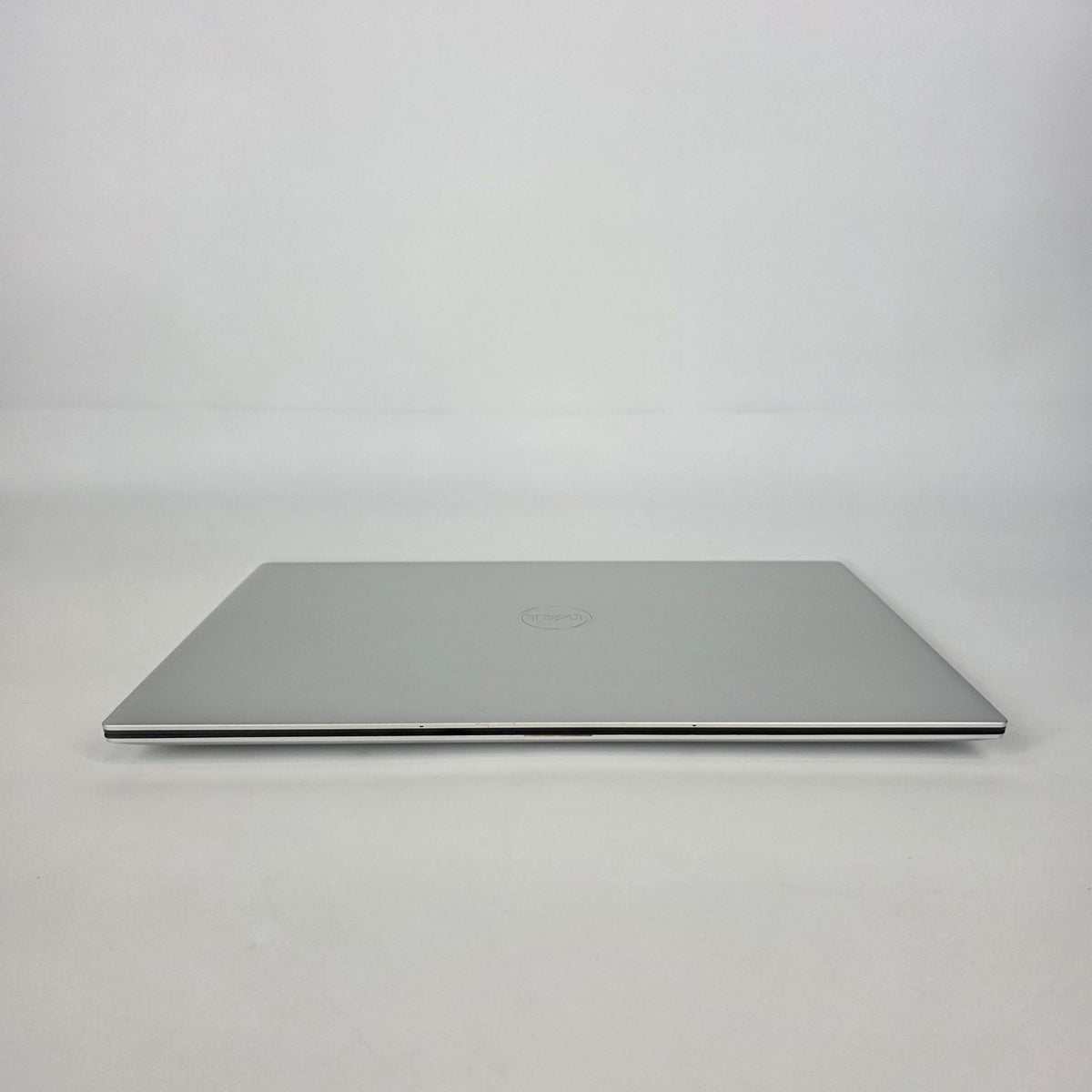Dell XPS 15 9510 Silver 2.3 GHz Intel Core i7 11th Gen. 16GB RAM