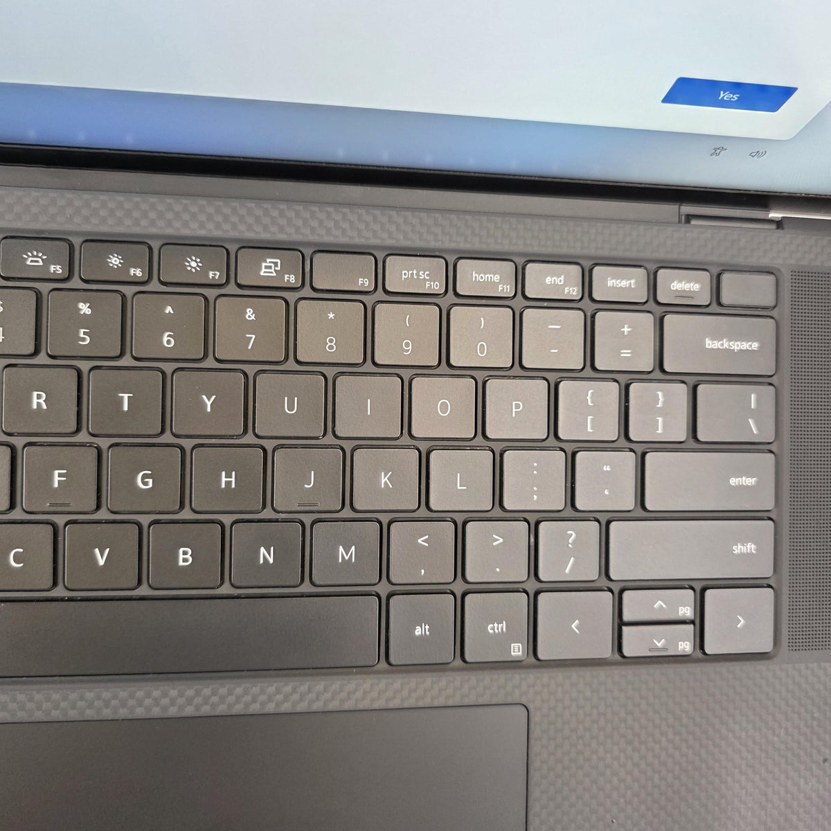 Dell XPS 15 9510 Silver 2.3 GHz Intel Core i7 11th Gen. 16GB RAM