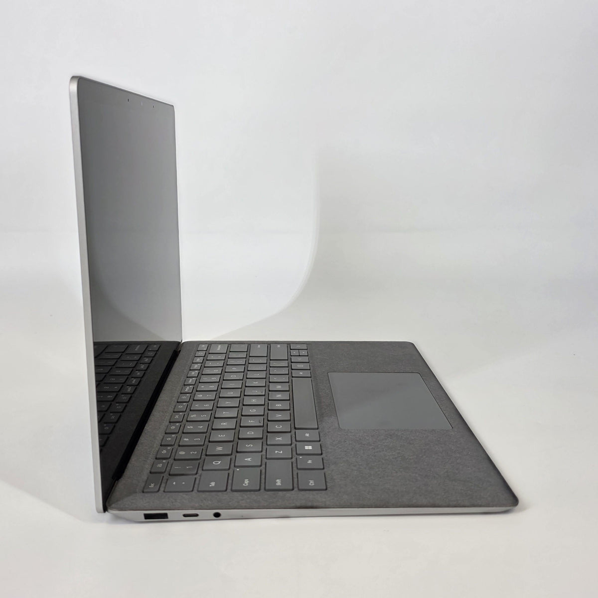 Microsoft Surface Laptop 5 13.5 Platinum 2.7 GHz Intel Core i7 12th