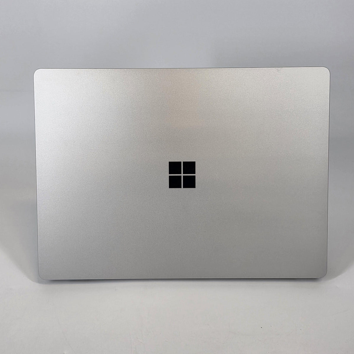 Microsoft Surface Laptop 5 13.5 Platinum 2.7 GHz Intel Core i7 12th