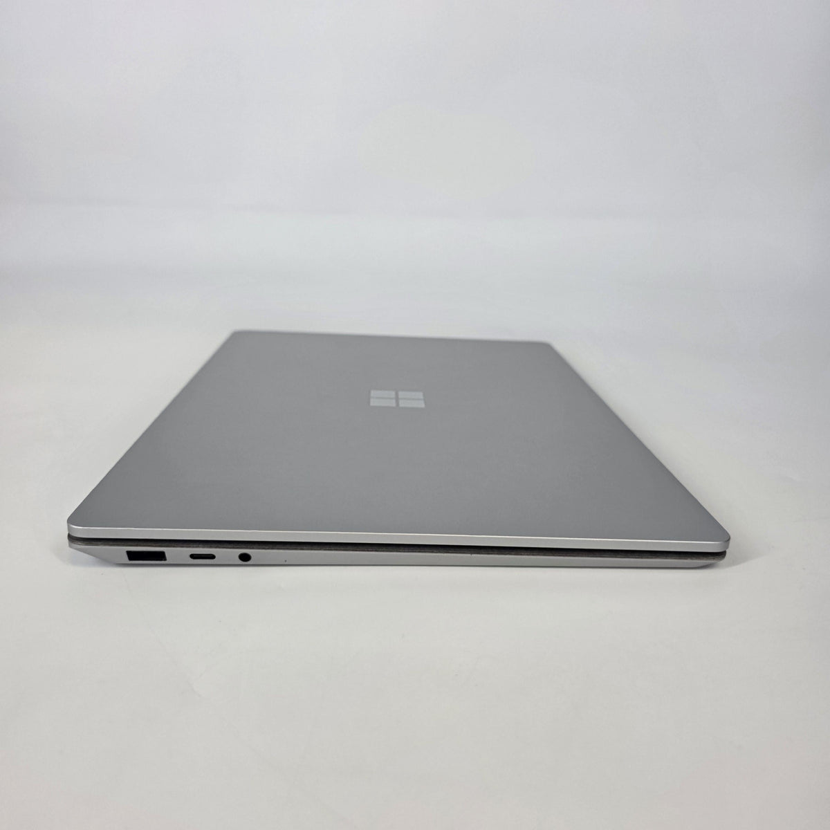 Microsoft Surface Laptop 5 13.5 Platinum 2.7 GHz Intel Core i7 12th