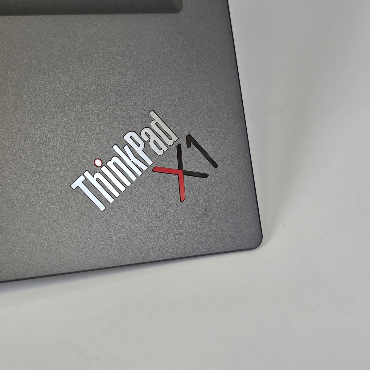 Lenovo ThinkPad X1 Yoga Gen 6 14 Gray 2.8 GHz Intel Core i7 11th Gen.