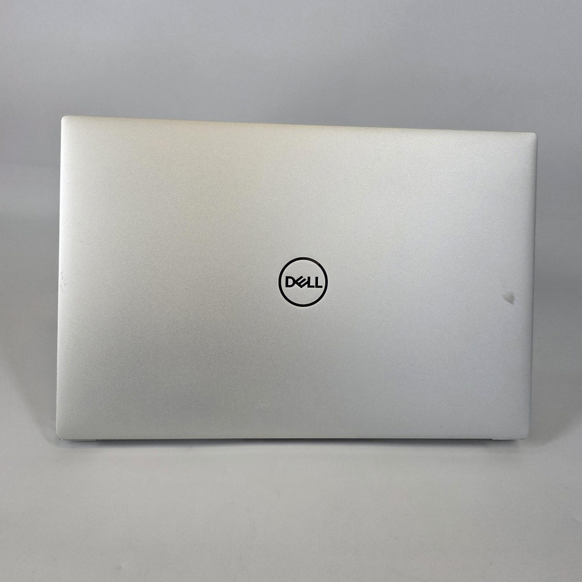 Dell XPS 15 9510 Silver 2.7 GHz Intel Core i5 11th Gen. 32GB RAM
