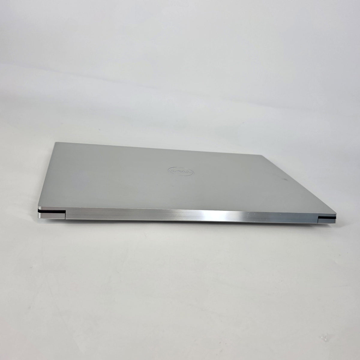 Dell XPS 15 9510 Silver 2.7 GHz Intel Core i5 11th Gen. 32GB RAM